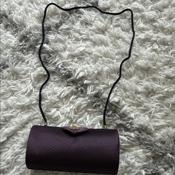 Elegant Purple Clutch Bag - Picture 1 of 7